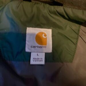 Men’s vest, size large, never worn, tags just cut off